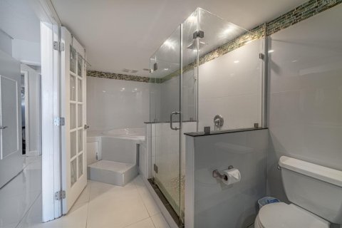 Купить кондоминиум в Майами, Флорида 3 комнаты, 122.17м2, № 2146844 - фото 19