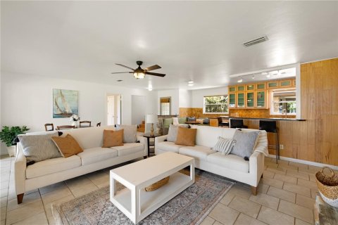 Villa ou maison à vendre à Melrose, Floride: 3 chambres, 195.09 m2 № 1242862 - photo 12