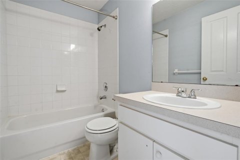 House in Wesley Chapel, Florida 3 bedrooms, 134.62 sq.m. № 2195673 - photo 8