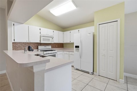 House in Wesley Chapel, Florida 3 bedrooms, 134.62 sq.m. № 2195673 - photo 14