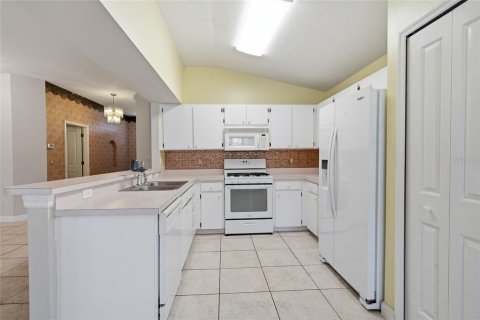 House in Wesley Chapel, Florida 3 bedrooms, 134.62 sq.m. № 2195673 - photo 15