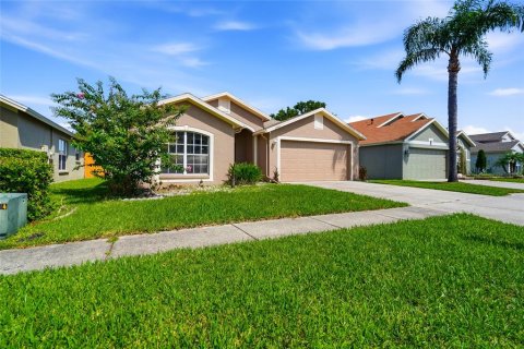 House in Wesley Chapel, Florida 3 bedrooms, 134.62 sq.m. № 2195673 - photo 4