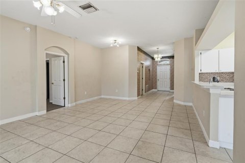 House in Wesley Chapel, Florida 3 bedrooms, 134.62 sq.m. № 2195673 - photo 12