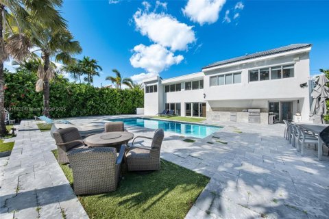Купить виллу или дом в Халландейл-Бич, Флорида 5 спален, 383.31м2, № 1967265 - фото 11