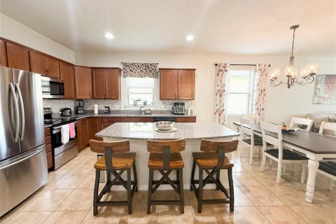 House in Polk City, Florida 4 bedrooms, 180.04 sq.m. № 1912119 - photo 4