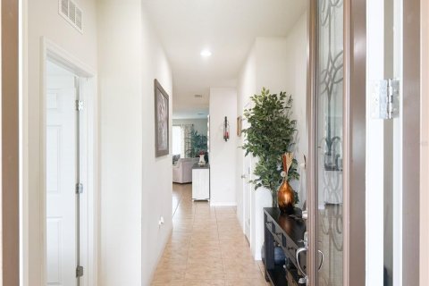 House in Polk City, Florida 4 bedrooms, 180.04 sq.m. № 1912119 - photo 2