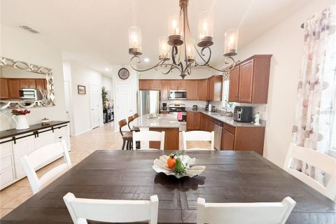 House in Polk City, Florida 4 bedrooms, 180.04 sq.m. № 1912119 - photo 6
