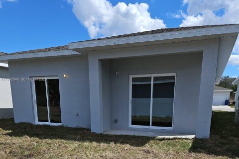 House in Sebring, Florida 3 bedrooms, 123.56 sq.m. № 1994687 - photo 15