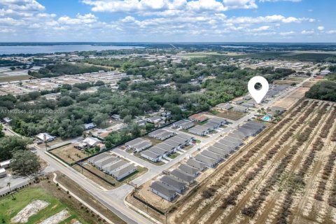 House in Sebring, Florida 3 bedrooms, 123.56 sq.m. № 1994687 - photo 10