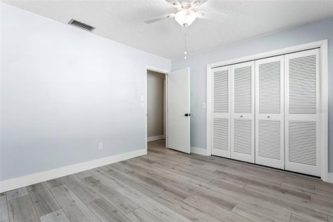 House in Clearwater, Florida 4 bedrooms, 213.02 sq.m. № 1771319 - photo 24