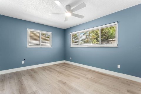 House in Clearwater, Florida 4 bedrooms, 213.02 sq.m. № 1771319 - photo 19