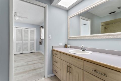 House in Clearwater, Florida 4 bedrooms, 213.02 sq.m. № 1771319 - photo 21