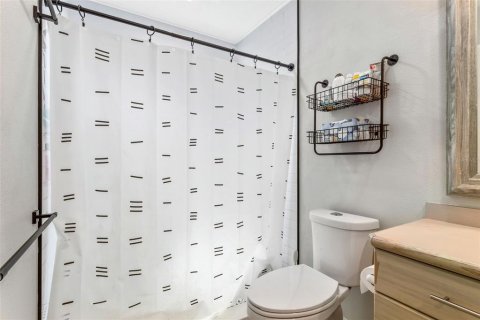 House in Clearwater, Florida 4 bedrooms, 213.02 sq.m. № 1771319 - photo 28