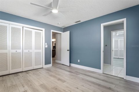 House in Clearwater, Florida 4 bedrooms, 213.02 sq.m. № 1771319 - photo 20