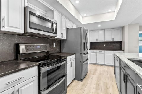 House in Clearwater, Florida 4 bedrooms, 213.02 sq.m. № 1771319 - photo 11