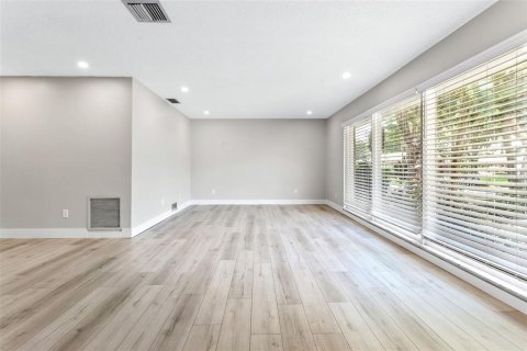 House in Clearwater, Florida 4 bedrooms, 213.02 sq.m. № 1771319 - photo 5