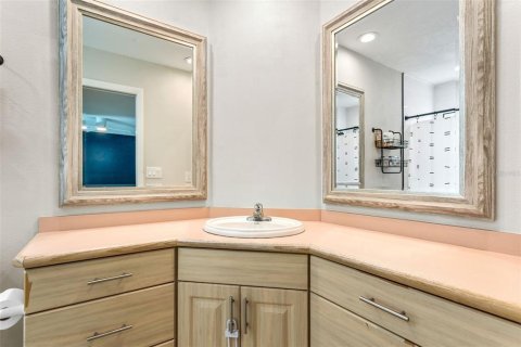 House in Clearwater, Florida 4 bedrooms, 213.02 sq.m. № 1771319 - photo 27