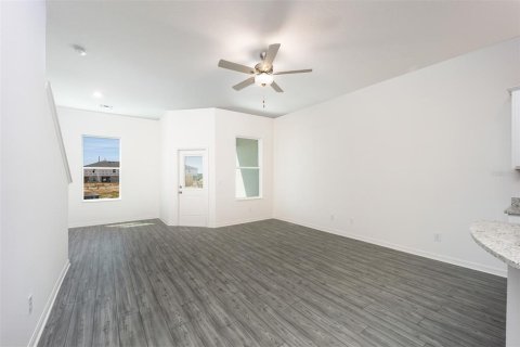 Townhouse in Dundee, Florida 2 bedrooms, 146.23 sq.m. № 2215297 - photo 7