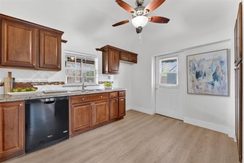 Купить виллу или дом в Мирамар, Флорида 3 спальни, 126.63м2, № 2067430 - фото 19