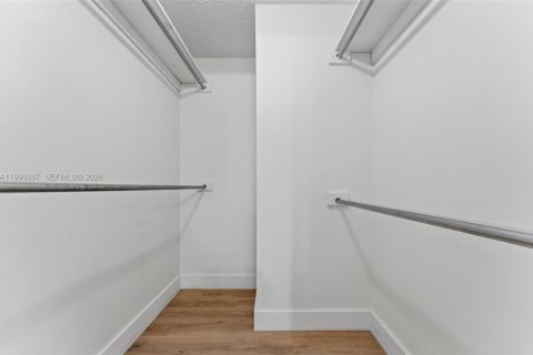 Купить виллу или дом в Мирамар, Флорида 3 спальни, 126.63м2, № 2067430 - фото 17