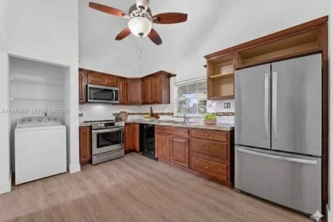 Купить виллу или дом в Мирамар, Флорида 3 спальни, 126.63м2, № 2067430 - фото 21