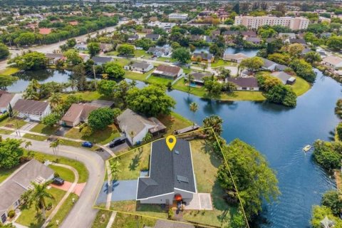 Купить виллу или дом в Мирамар, Флорида 3 спальни, 126.63м2, № 2067430 - фото 4