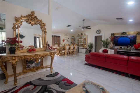 Villa ou maison à vendre à Lauderhill, Floride: 3 chambres, 156.26 m2 № 1960025 - photo 10