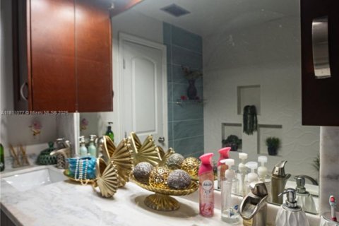 Villa ou maison à vendre à Lauderhill, Floride: 3 chambres, 156.26 m2 № 1960025 - photo 23