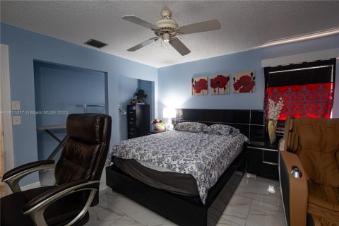 Villa ou maison à vendre à Lauderhill, Floride: 3 chambres, 156.26 m2 № 1960025 - photo 24