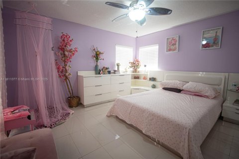 Villa ou maison à vendre à Lauderhill, Floride: 3 chambres, 156.26 m2 № 1960025 - photo 13