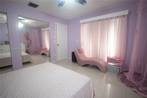 Villa ou maison à vendre à Lauderhill, Floride: 3 chambres, 156.26 m2 № 1960025 - photo 14