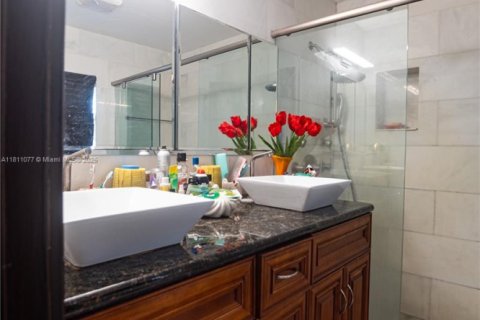 Villa ou maison à vendre à Lauderhill, Floride: 3 chambres, 156.26 m2 № 1960025 - photo 17