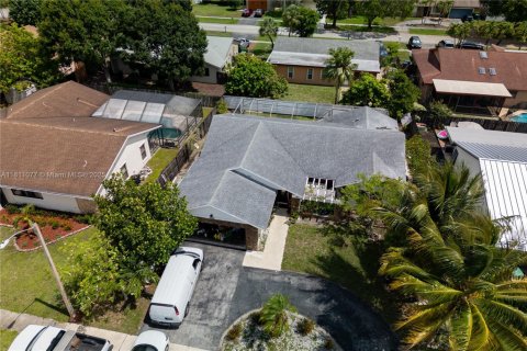 Villa ou maison à vendre à Lauderhill, Floride: 3 chambres, 156.26 m2 № 1960025 - photo 2