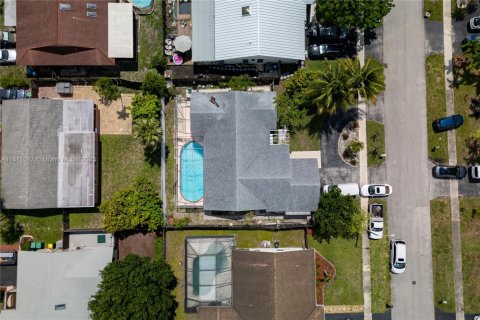Villa ou maison à vendre à Lauderhill, Floride: 3 chambres, 156.26 m2 № 1960025 - photo 4