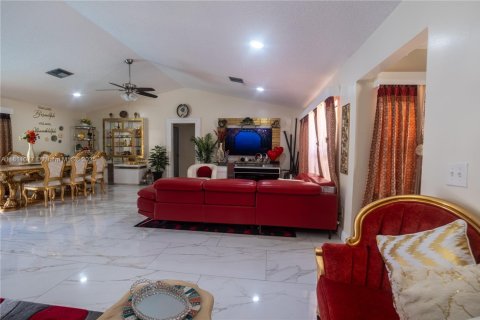 Villa ou maison à vendre à Lauderhill, Floride: 3 chambres, 156.26 m2 № 1960025 - photo 7