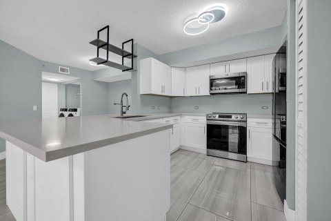 Condo in Boynton Beach, Florida, 2 bedrooms  № 2240353