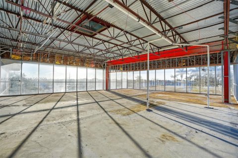 Купить коммерческую недвижимость в Холливуд, Флорида № 2031620 - фото 23