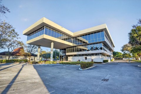 Коммерческая недвижимость в Холливуд, Флорида № 2031620