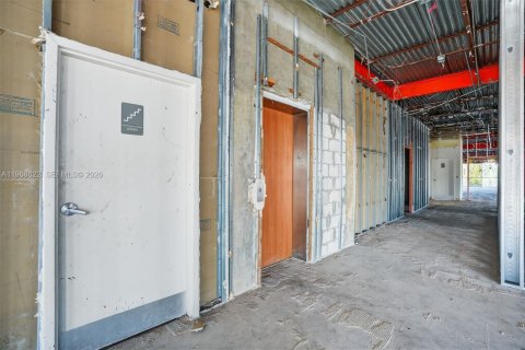 Купить коммерческую недвижимость в Холливуд, Флорида № 2031620 - фото 20