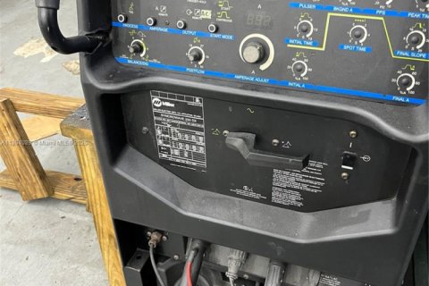 Propiedad comercial en venta en Cutler Bay, Florida № 2014079 - foto 6