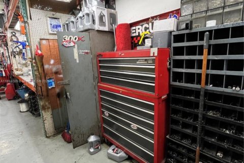 Propiedad comercial en venta en Cutler Bay, Florida № 2014079 - foto 15