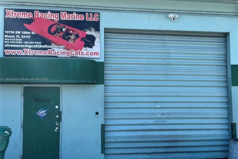 Propiedad comercial en Cutler Bay, Florida № 2014079