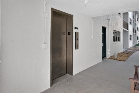 Copropriété à vendre à Ormond Beach, Floride: 2 chambres, 100.98 m2 № 2094170 - photo 25