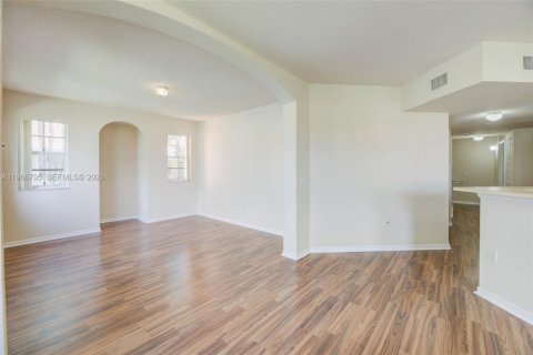 Condominio en venta en North Lauderdale, Florida, 3 dormitorios, 144.28 m2 № 2032831 - foto 4