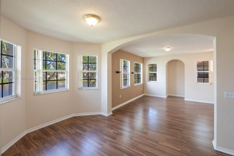 Condominio en venta en North Lauderdale, Florida, 3 dormitorios, 144.28 m2 № 2032831 - foto 2