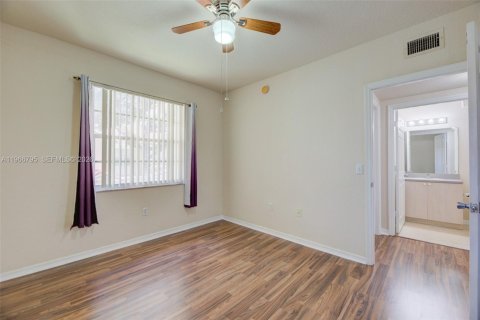 Condominio en venta en North Lauderdale, Florida, 3 dormitorios, 144.28 m2 № 2032831 - foto 20