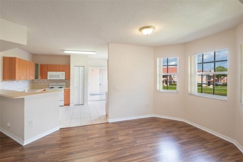 Condominio en venta en North Lauderdale, Florida, 3 dormitorios, 144.28 m2 № 2032831 - foto 5