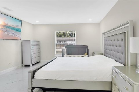 Villa ou maison à vendre à Deltona, Floride: 3 chambres, 154.78 m2 № 2406328 - photo 16