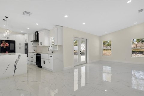 Villa ou maison à vendre à Deltona, Floride: 3 chambres, 154.78 m2 № 2406328 - photo 7