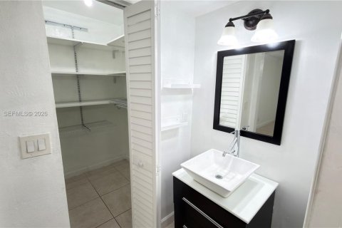 Copropriété à louer à Pembroke Pines, Floride: 2 chambres, 83.61 m2 № 2091381 - photo 25